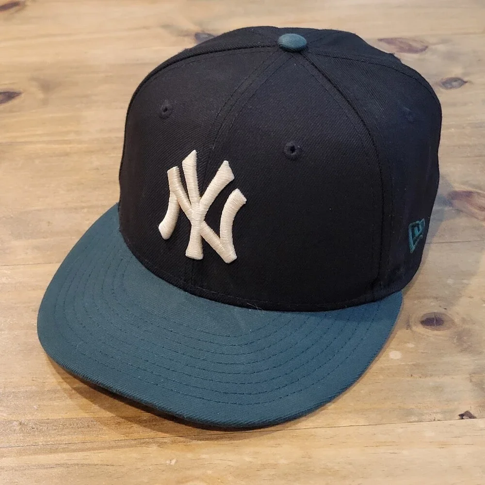 New York Yankees Hat New Era Size 7 Fitted Black Green 59Fifty MLB Baseball